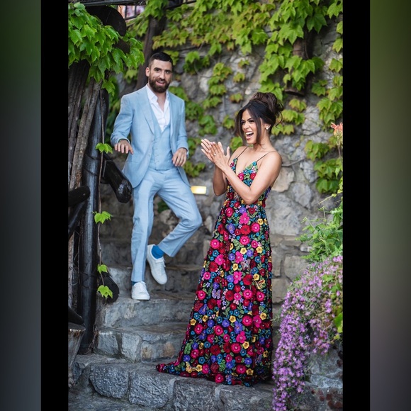 ALICE + OLIVIA Domenica Embellished Floral Black Ball Gown Dress Sz 4. Worn once - Picture 8 of 8